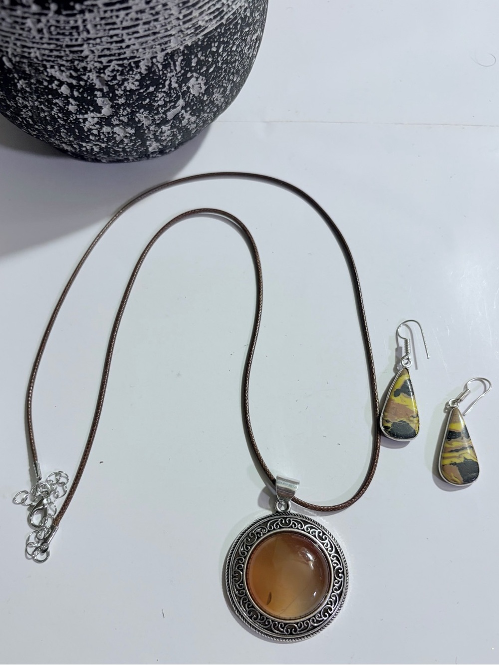 Brown Agate Pendant Necklace with Matching Teardrop Earrings